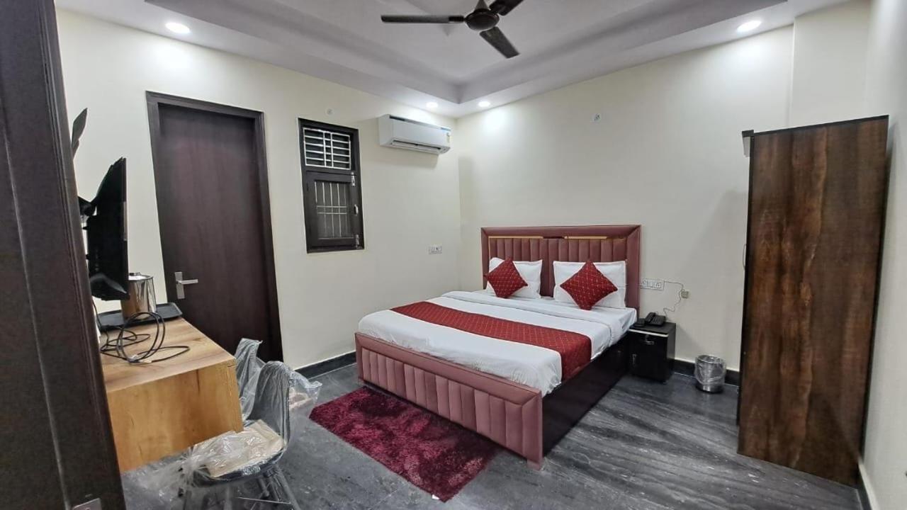 Hotel O City Deluxe Delhi  Exteriör bild