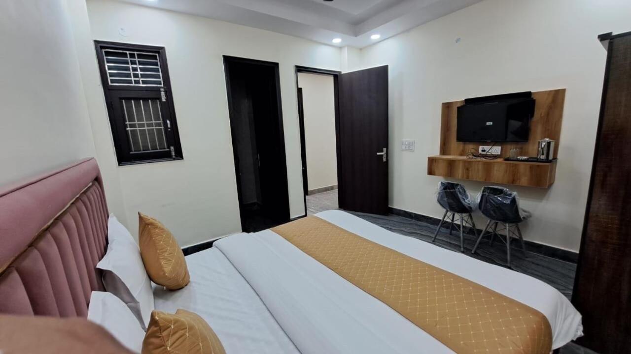 Hotel O City Deluxe Delhi  Exteriör bild